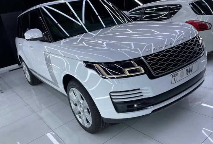 2020款路虎揽胜时尚出租价格合适有想法的老板可