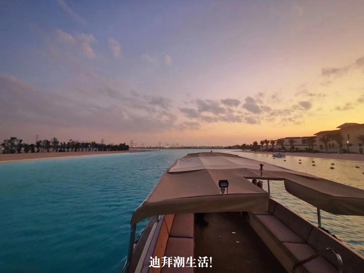 大家喜欢的水晶湖终于又出房源之前没有买到的抓紧了迪拜水晶湖酋长城